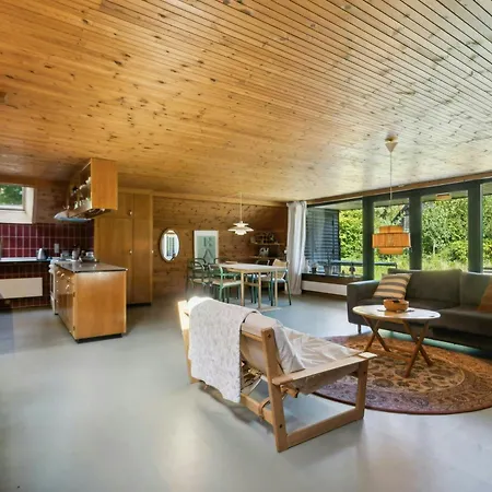 Ferienhaus 70s With Fjord Views At Lyby *
